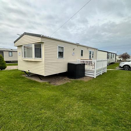 Hotel 6 Berth Caravan On Marine Holiday Park à Rhyl Extérieur photo