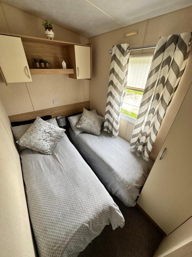 Hotel 6 Berth Caravan On Marine Holiday Park à Rhyl Extérieur photo