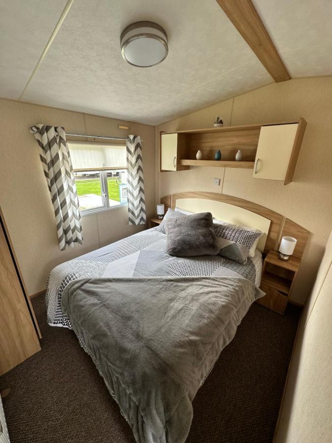 Hotel 6 Berth Caravan On Marine Holiday Park à Rhyl Extérieur photo